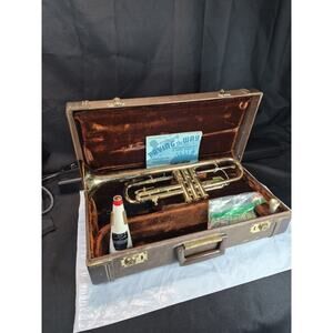 Vintage Olds Ambassador Trumpet with Vintage Hard Carrying Case And Manuel